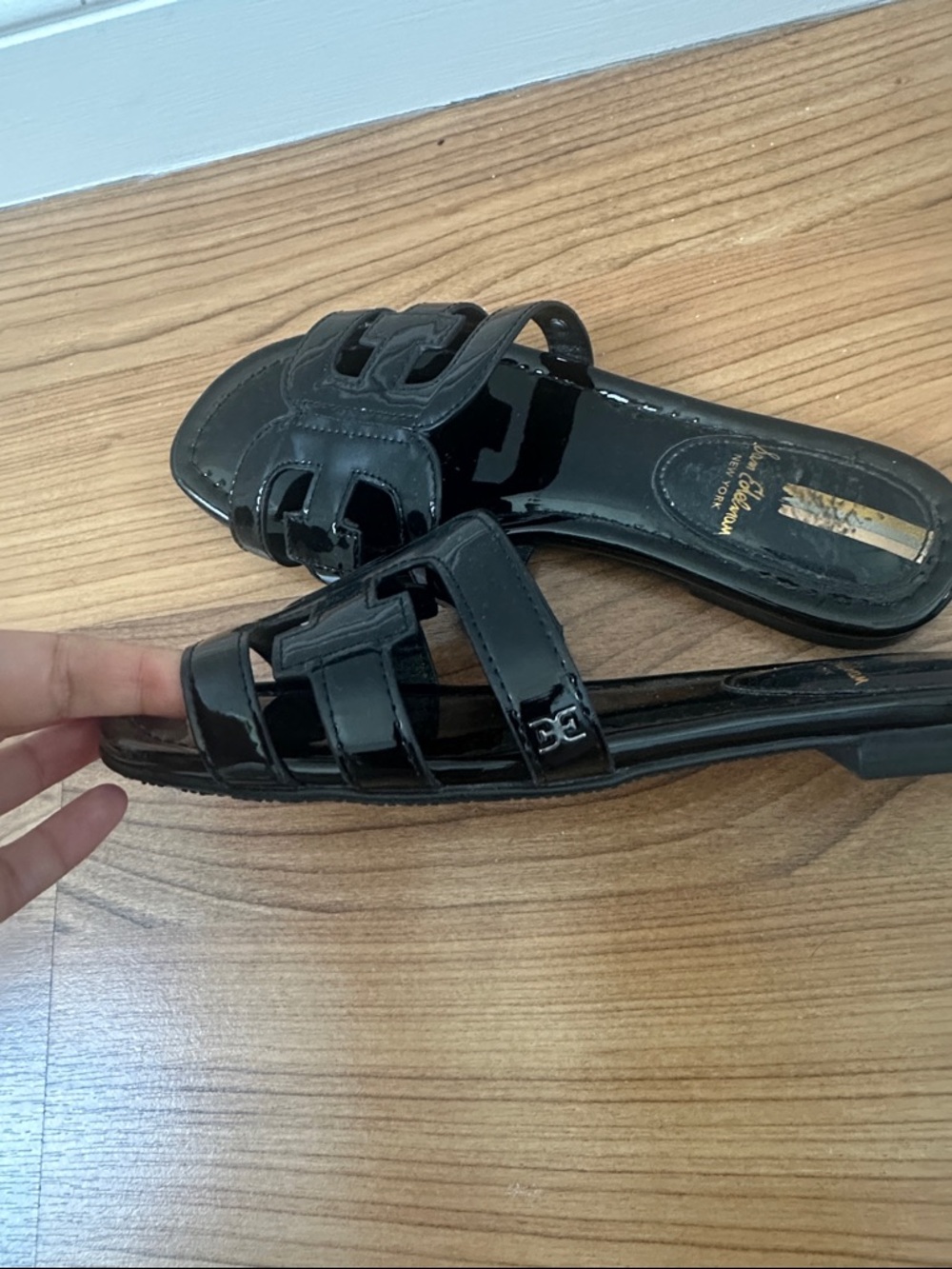 Sam Edelman Bay Cutout Slide Sanda 6.5 - Picture 2 of 7